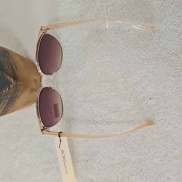 NWT BCBG Women's ALLURE 60mm Round Enamel Sunglasses Blush - Picture 6 of 10